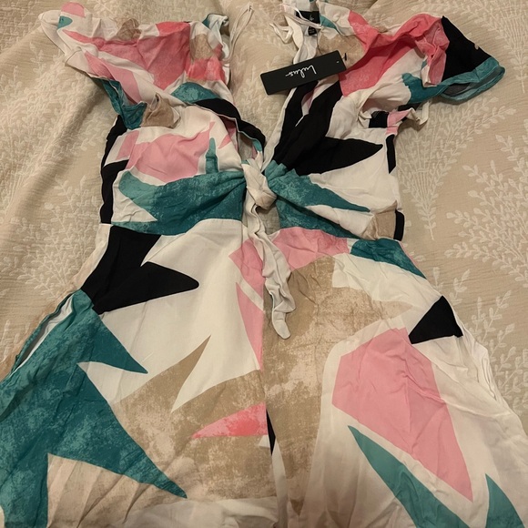 NWT lulu’s colorful cutout romper - Picture 2 of 2